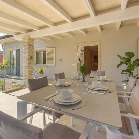Casa Di Famiglia Con Piscina Forte dei Marmi