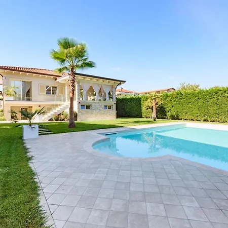 Casa Di Famiglia Con Piscina