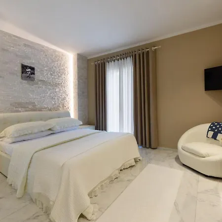 Casa Di Famiglia Con Piscina Apartamento *