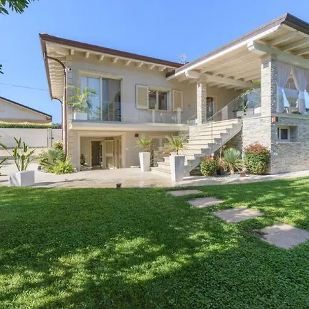 Apartamento Casa Di Famiglia Con Piscina Forte dei Marmi