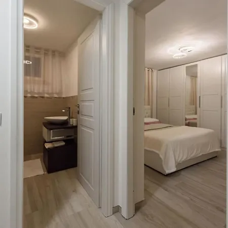 Apartamento Casa Di Famiglia Con Piscina